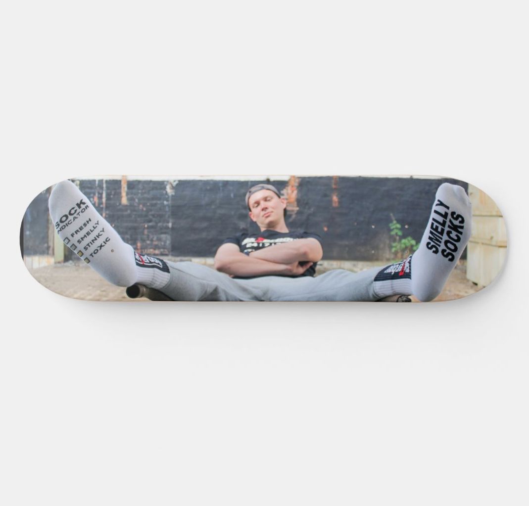 Limited Sk8erboy skateboard from the USA, made of maple wood and professionally crafted. Exclusive at Sk8erboy. Use as wall decor or ride it with mounted wheels, grip tape and trucks, even in the halfpipe. Sk8erboy Smelly Socks motif underneath.
